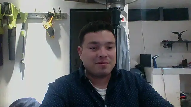 Snapshot of DirtyRcride chatting on January 1, 2025, 4:07 am DirtyRcride online show from January 1, 2025, 4:07 am
