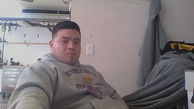 Snapshot of DirtyRcride chatting on January 15, 2025, 8:26 pm DirtyRcride online show from January 15, 2025, 8:26 pm