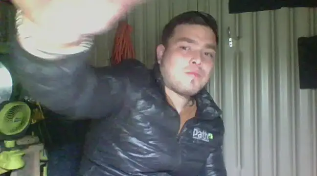 Snapshot of DirtyRcride chatting on February 13, 2025, 4:22 am DirtyRcride online show from February 13, 2025, 4:22 am