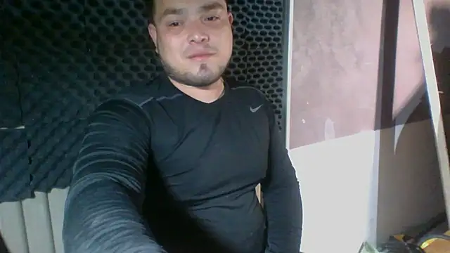 Snapshot of DirtyRcride chatting on March 1, 2025, 6:35 am DirtyRcride online show from March 1, 2025, 6:35 am