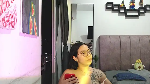 Snapshot of Liza_Thurner chatting on September 9, 2025, 12:32 am Liza Thurner online show from September 9, 2025, 12:32 am