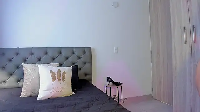 Deborah Colins online show from October 30, 2025, 5:43 pm