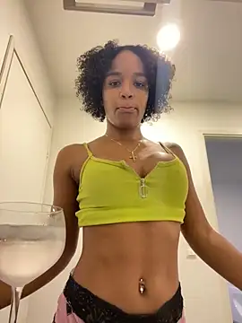 Snapshot of Black_Dolll chatting on January 15, 2025, 12:58 pm Black Dolll online show from January 15, 2025, 12:58 pm