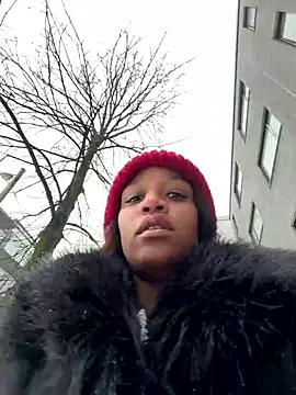 Snapshot of Black_Dolll chatting on February 27, 2026, 12:27 pm Black Dolll online show from February 27, 2026, 12:27 pm