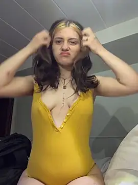 emilysue1 online show from April 6, 2026, 9:54 am