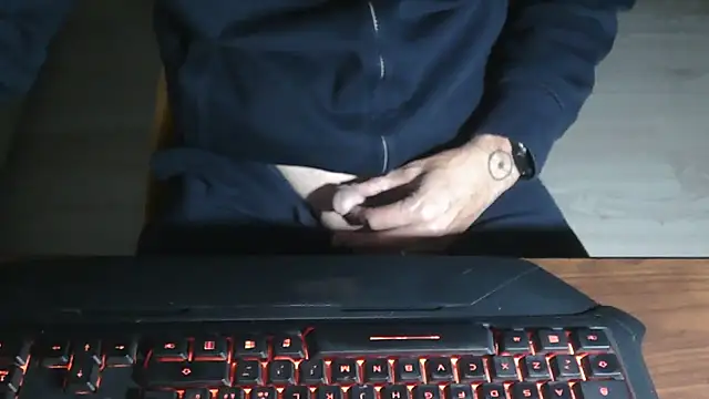 Adri gard online show from October 26, 2025, 8:53 pm