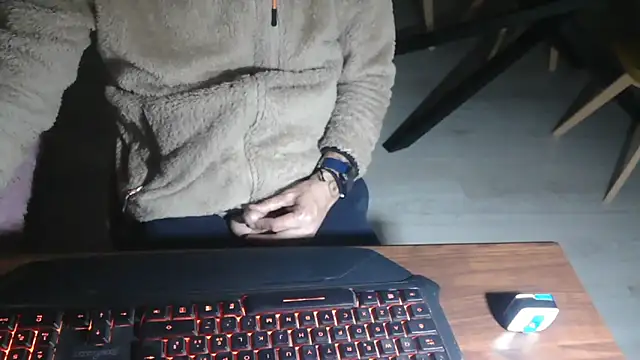 Adri gard online show from April 10, 2026, 8:38 pm