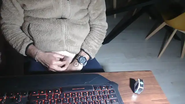 Adri gard online show from March 24, 2026, 9:15 pm