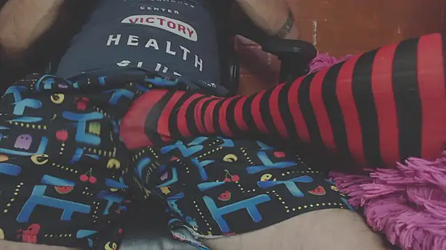 Snapshot of OldManAndGirlishLady chatting on January 4, 2025, 2:35 am OldManAndGirlishLady online show from January 4, 2025, 2:35 am