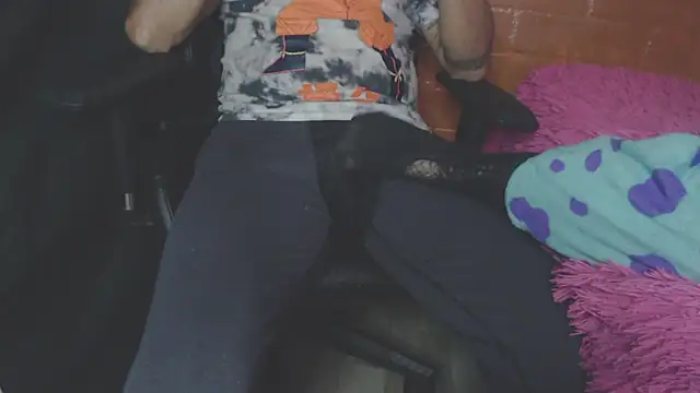 Snapshot of OldManAndGirlishLady chatting on March 16, 2025, 3:04 am OldManAndGirlishLady online show from March 16, 2025, 3:04 am