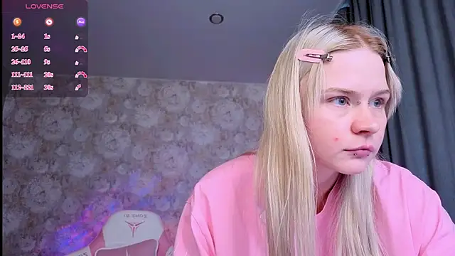 Snapshot of Milia_Parker chatting on July 8, 2026, 5:02 pm Milia Parker online show from July 8, 2026, 5:02 pm