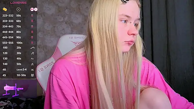 Snapshot of Milia_Parker chatting on June 4, 2026, 7:40 pm Milia Parker online show from June 4, 2026, 7:40 pm