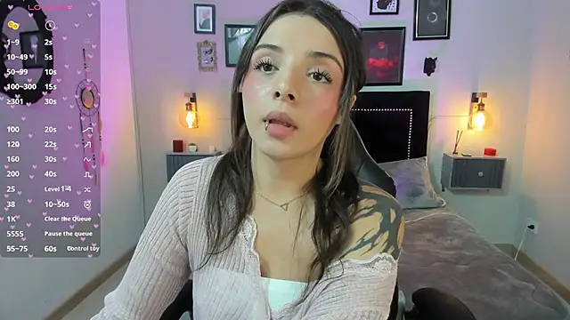 Snapshot of Charlotte__Benett chatting on February 12, 2026, 4:01 am Charlotte Benett online show from February 12, 2026, 4:01 am