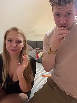 Snapshot of NickyGold_Official chatting on November 2, 2025, 8:14 pm NickyGold Official online show from November 2, 2025, 8:14 pm