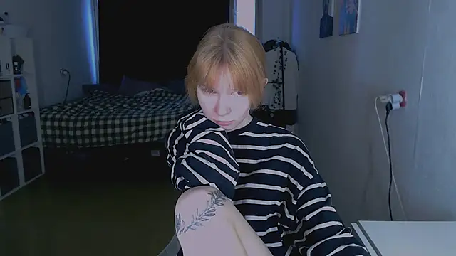 Snapshot of Klares_Wasser chatting on February 17, 2025, 1:33 pm Klares Wasser online show from February 17, 2025, 1:33 pm