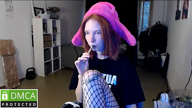 Snapshot of Klares_Wasser chatting on December 6, 2024, 1:06 pm Klares Wasser online show from December 6, 2024, 1:06 pm
