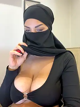 Amberonee31 online show from November 2, 2025, 8:03 pm