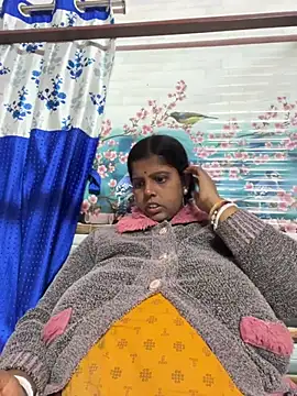 Snapshot of Beauty-queen chatting on February 12, 2026, 2:39 pm Beauty-queen online show from February 12, 2026, 2:39 pm