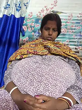 Snapshot of Beauty-queen chatting on February 26, 2026, 1:33 pm Beauty-queen online show from February 26, 2026, 1:33 pm