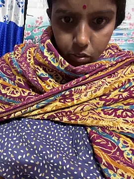 Snapshot of Beauty-queen chatting on February 18, 2026, 12:01 pm Beauty-queen online show from February 18, 2026, 12:01 pm