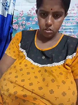 Snapshot of Beauty-queen chatting on April 1, 2026, 2:03 pm Beauty-queen online show from April 1, 2026, 2:03 pm