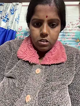 Snapshot of Beauty-queen chatting on February 11, 2026, 2:17 pm Beauty-queen online show from February 11, 2026, 2:17 pm