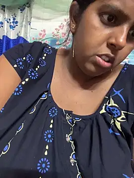 Snapshot of Beauty-queen chatting on March 26, 2026, 2:37 pm Beauty-queen online show from March 26, 2026, 2:37 pm