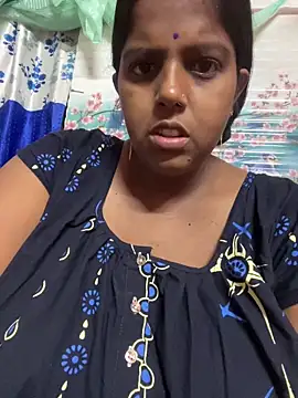 Snapshot of Beauty-queen chatting on March 25, 2026, 11:20 am Beauty-queen online show from March 25, 2026, 11:20 am