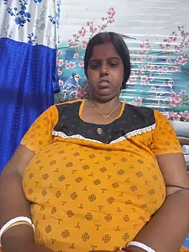 Snapshot of Beauty-queen chatting on February 23, 2026, 1:23 pm Beauty-queen online show from February 23, 2026, 1:23 pm