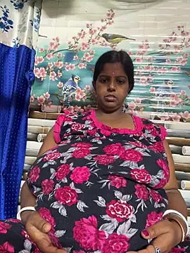 Snapshot of Beauty-queen chatting on April 8, 2026, 1:45 pm Beauty-queen online show from April 8, 2026, 1:45 pm