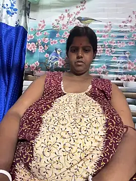 Snapshot of Beauty-queen chatting on March 18, 2026, 11:35 am Beauty-queen online show from March 18, 2026, 11:35 am