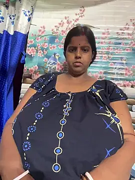 Snapshot of Beauty-queen chatting on March 27, 2026, 11:11 am Beauty-queen online show from March 27, 2026, 11:11 am