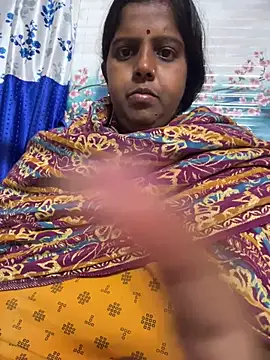 Snapshot of Beauty-queen chatting on February 21, 2026, 12:51 pm Beauty-queen online show from February 21, 2026, 12:51 pm