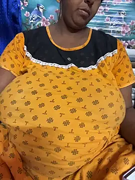 Snapshot of Beauty-queen chatting on April 10, 2026, 2:13 pm Beauty-queen online show from April 10, 2026, 2:13 pm