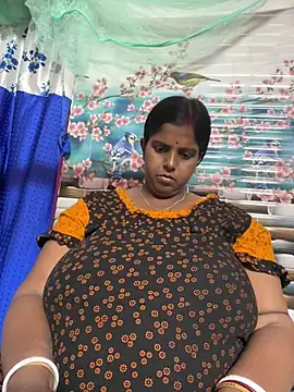 Snapshot of Beauty-queen chatting on March 7, 2026, 10:54 am Beauty-queen online show from March 7, 2026, 10:54 am