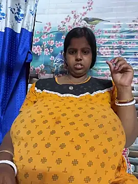 Snapshot of Beauty-queen chatting on March 6, 2026, 2:45 pm Beauty-queen online show from March 6, 2026, 2:45 pm