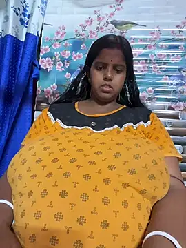 Snapshot of Beauty-queen chatting on April 1, 2026, 11:55 am Beauty-queen online show from April 1, 2026, 11:55 am