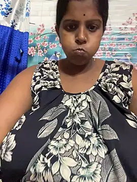 Snapshot of Beauty-queen chatting on April 16, 2026, 11:11 am Beauty-queen online show from April 16, 2026, 11:11 am