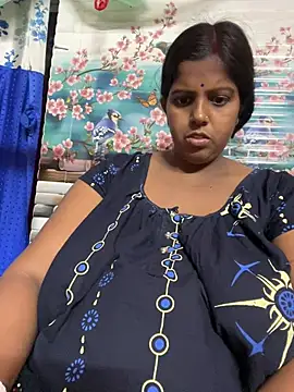 Snapshot of Beauty-queen chatting on April 5, 2026, 5:52 pm Beauty-queen online show from April 5, 2026, 5:52 pm