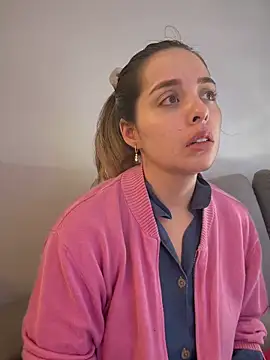 Alirawrz online show from October 4, 2025, 8:10 pm