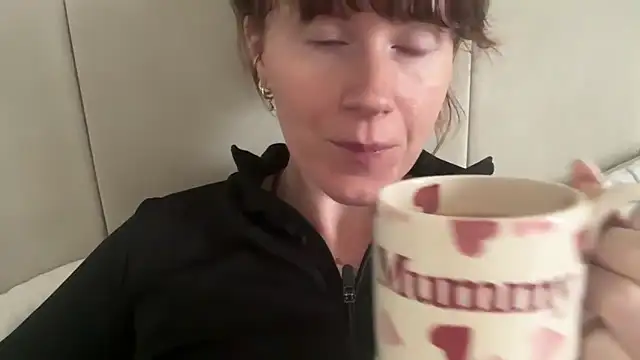 redheadrosie69 online show from May 28, 2026, 7:27 am
