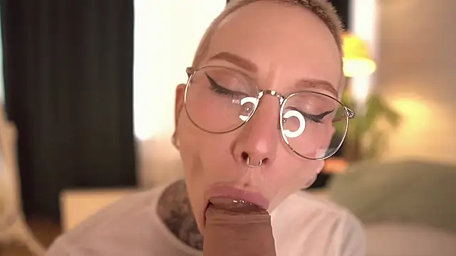 ifuckingtoy  online show from September 21, 2025, 1:05 pm