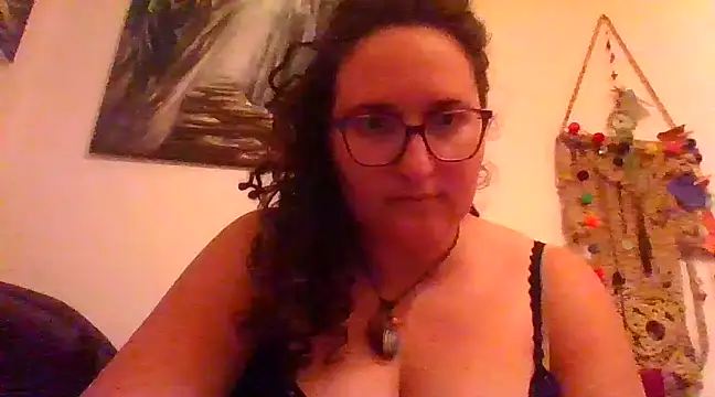 Snapshot of juicyrubies chatting on March 12, 2025, 6:43 pm juicyrubies online show from March 12, 2025, 6:43 pm