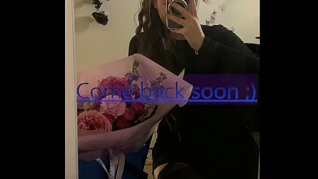 Josephine Kiss online show from May 18, 2026, 11:04 am