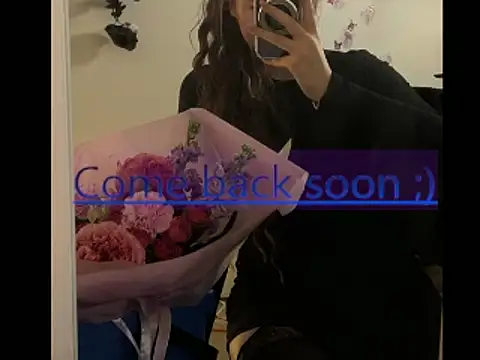Josephine Kiss online show from May 20, 2026, 12:24 pm