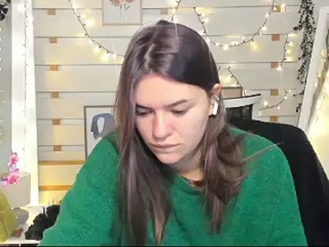 Josephine Kiss online show from December 21, 2025, 12:51 pm