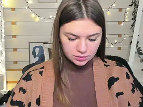 Josephine Kiss online show from November 25, 2025, 1:00 pm