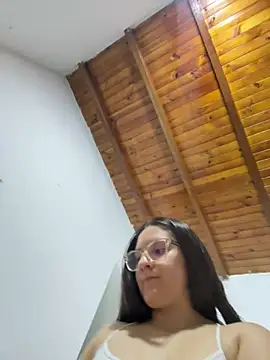 livgomez online show from February 27, 2025, 2:14 am