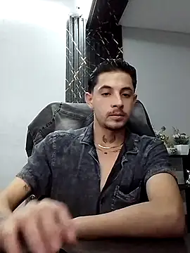 Snapshot of Erick_Wall chatting on March 23, 2025, 4:38 am Erick Wall online show from March 23, 2025, 4:38 am