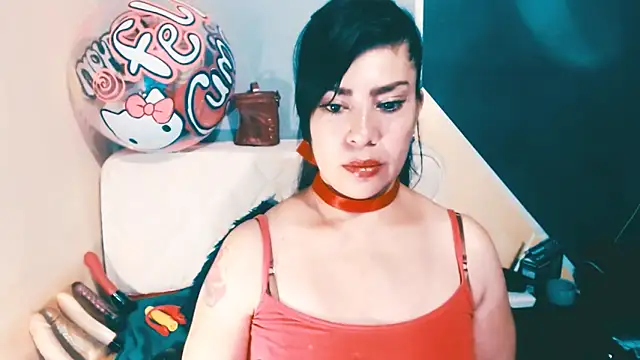 Snapshot of luisahott chatting on April 16, 2026, 2:12 am luisahott online show from April 16, 2026, 2:12 am